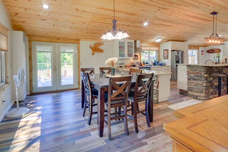 Champion Vacation Rental with Fire Pit! — photo 4