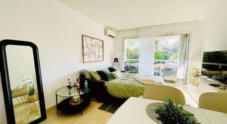 Rental apartment with terrace in Cannes