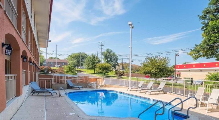 Red Roof Inn Lancaster — photo 2