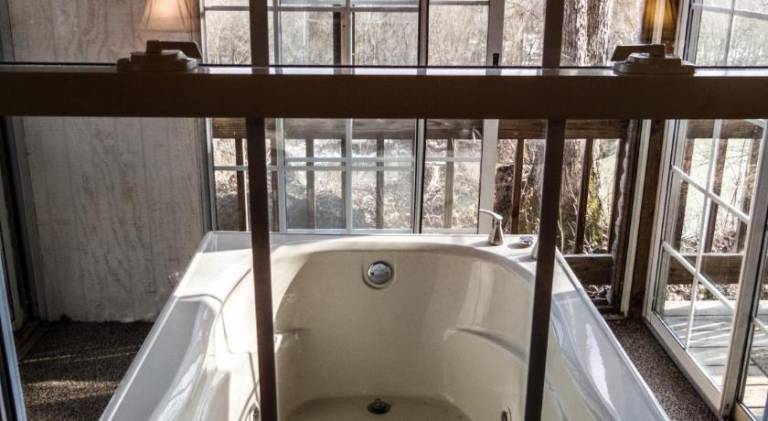 Nolichuckey Bluffs Bed & Breakfast Cabins — photo 2