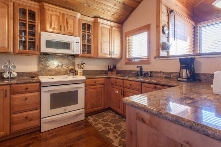 Family-oriented wonderful house with jacuzzi, barbeque & terrace | River view | Pets are welcome — photo 5