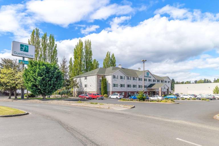 GuestHouse Inn and Suites Kelso Longview