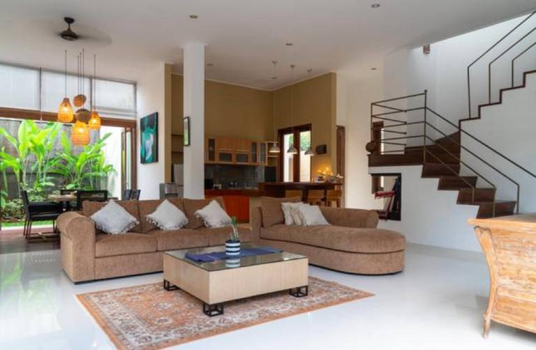 Villa with terrace, private pool & yard | Perfect for remote work — photo 4
