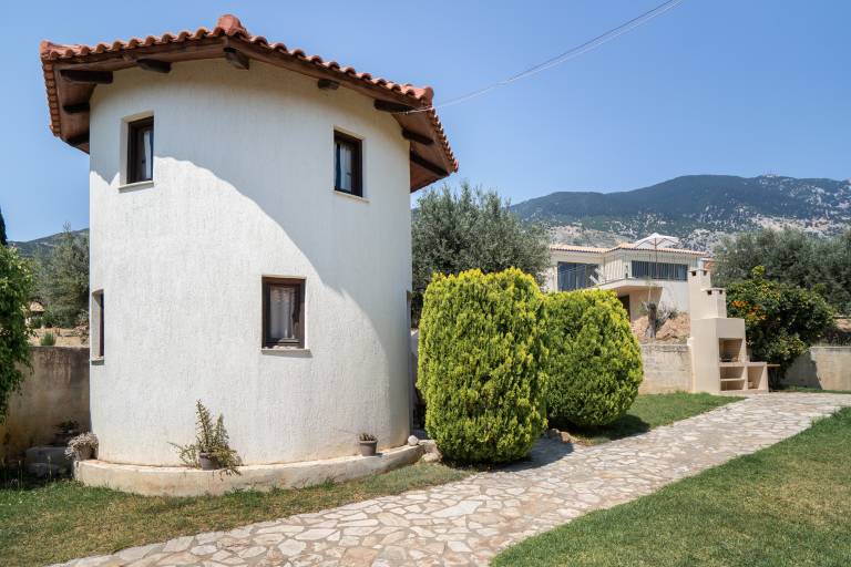 Vacation home with pool, BBQ & yard | Sea view | Dogs allowed in Kefalonia