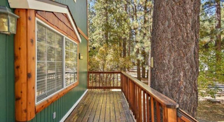 Vacation home with grill & yard — photo 5