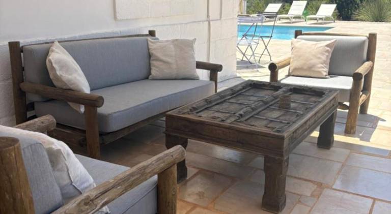 Villa with pool — photo 3