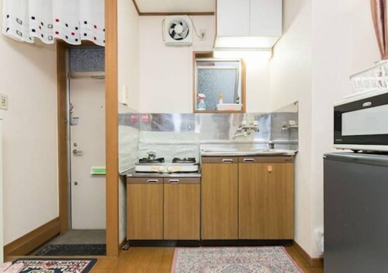 Centrally Located Deluxe Furnished.3 — photo 3