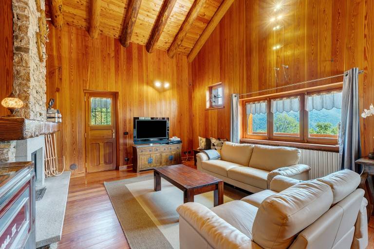 Exclusive Chalet 'La Libellula' with Stunning Mountain Views — photo 2