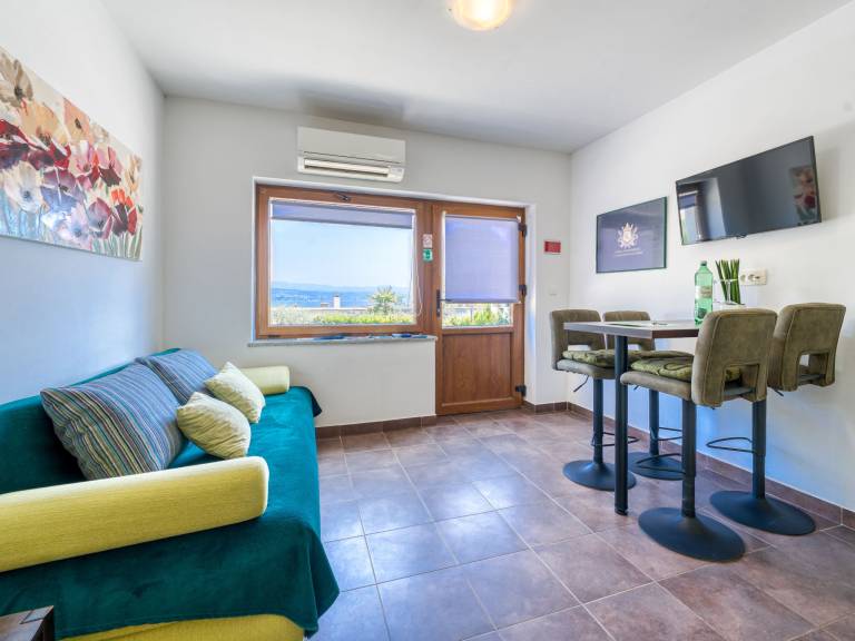 Beautiful holiday apartment with terrace, BBQ & yard | Sea view | Beach nearby | Pet-friendly — photo 2