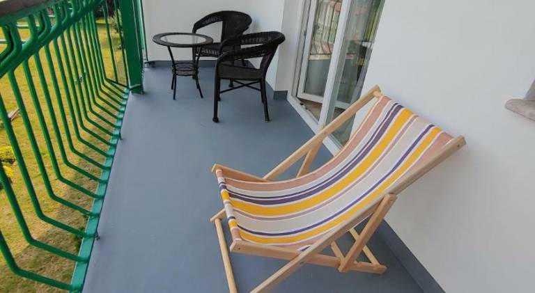 Rental apartment with barbeque, yard & patio — photo 4