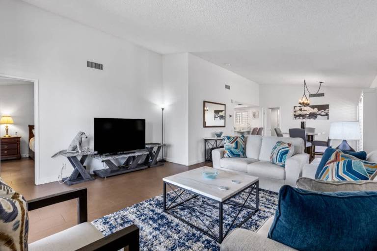 Desert Flower- Ironwood CC Condo Pool Spa — photo 5
