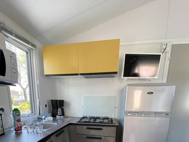 Family-oriented nice mobile home with terrace & heated pool | Pets are welcome — photo 5