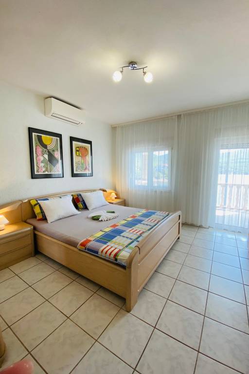 One bedroom apartment near beach Cove Pribinja, Hvar (A-24171-b) — photo 3