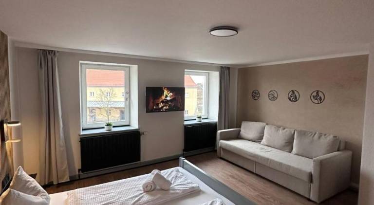 Gasthof zum goldenen Schiff Lehm Stil & Altstadtflair