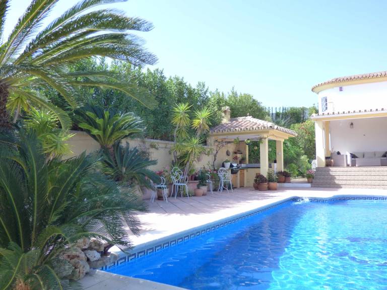 Fully equipped house with yard, private pool & terrace | Beach view | Pets are welcome — photo 2