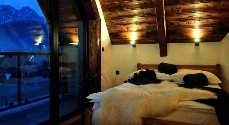 House with jacuzzi — photo 2