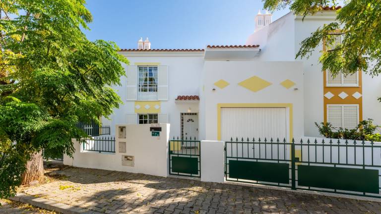 Casa  Manta Rota