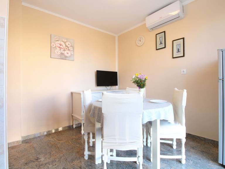 Wonderful rental apartment with patio | Next to the beach | Pets are welcome — photo 4