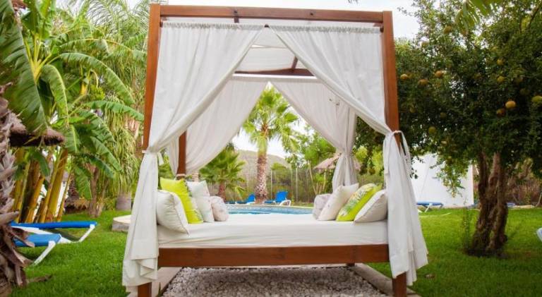 House with patio, jacuzzi & grill — photo 3