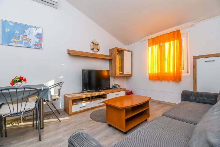 Rental apartment with BBQ & terrace | Sea view — photo 3