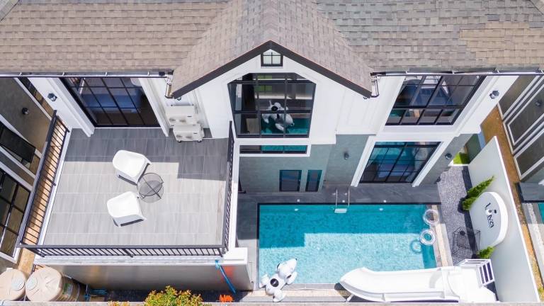 Villa with grill & pool | Perfect for remote work in Chonburi