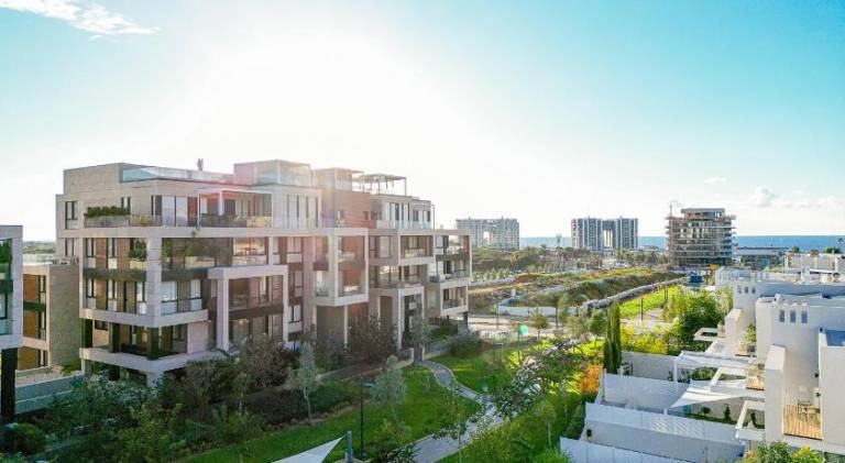Villa with garden, barbecue & private pool in Herzliya