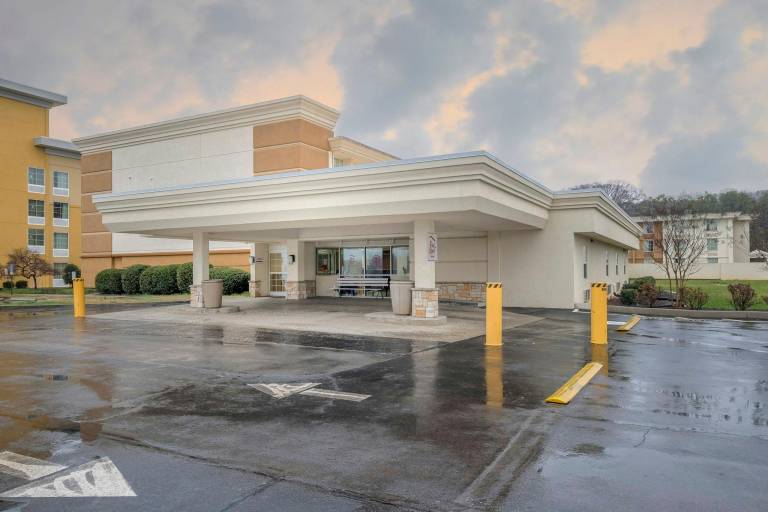 Red Roof Inn Knoxville Central - Papermill Road — photo 3