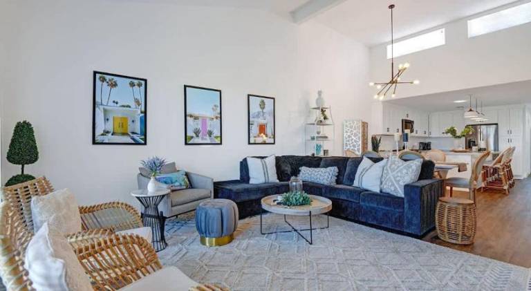 Beautiful vacation home with jacuzzi & pool | Pets are welcome — photo 4
