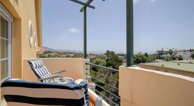 Fully equipped lovely holiday apartment with private pool, patio & yard | Suitable for remote work | Pet-friendly — photo 3
