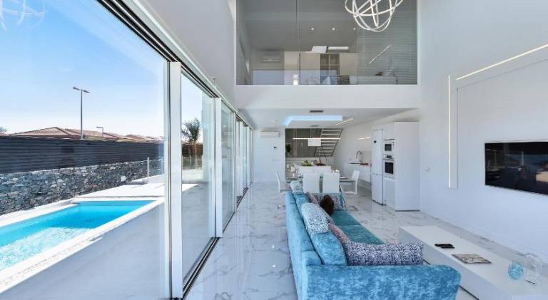 Villa with barbecue, garden & terrace — photo 2