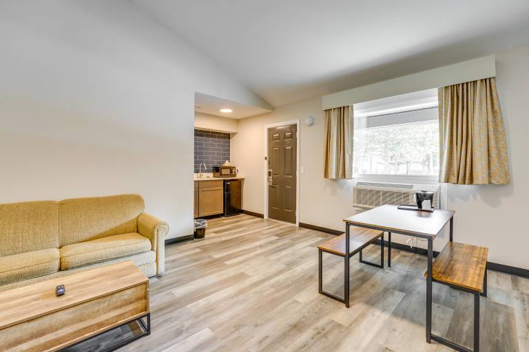 1 Mi to Riverfront: Walkable Port Huron Studio — photo 5