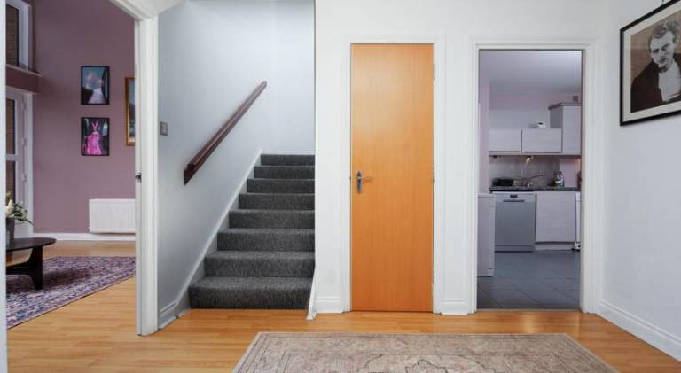 5 Bed Finnieston SkyHigh Duplex with Parking — photo 3