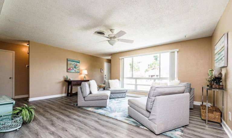 Lovely vacation home with BBQ & private pool | Pets are welcome — photo 3