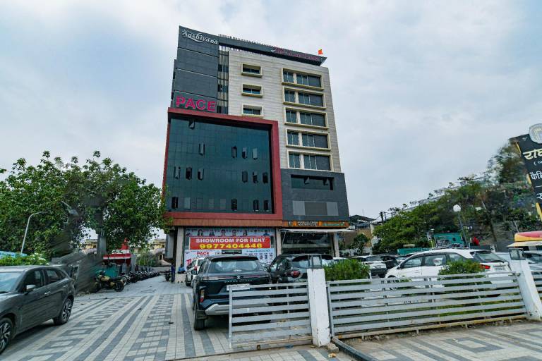 Hotel The Grand