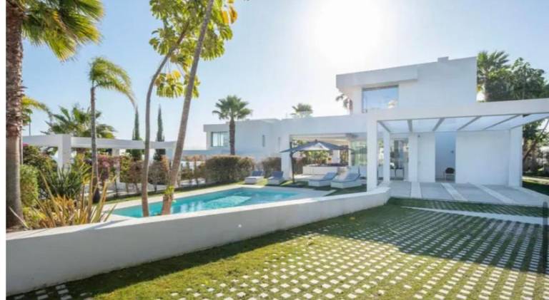 Spacious villa with pool | Pets are welcome — photo 4