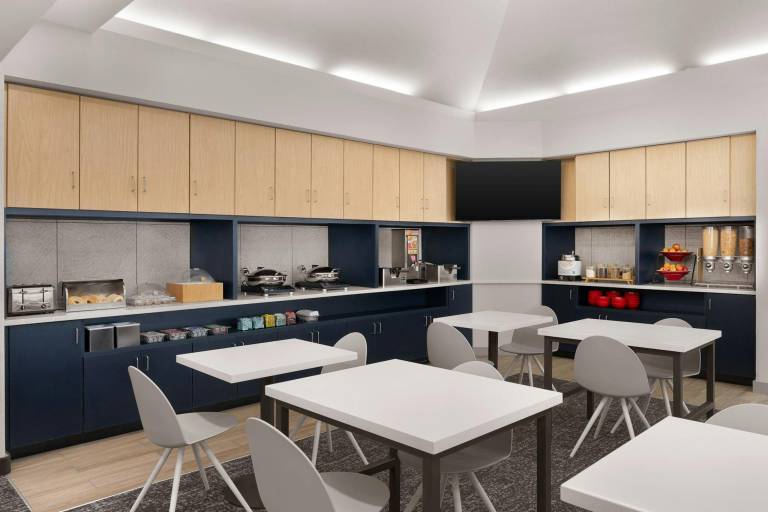 TownePlace Suites by Marriott Chicago Naperville — photo 3