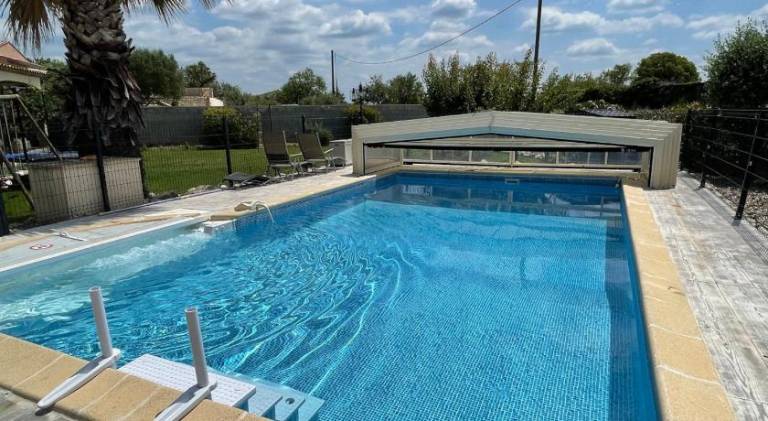 House with pool & hot tub — photo 3