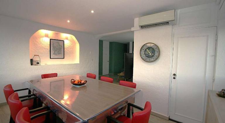 Holiday apartment with pool — photo 5