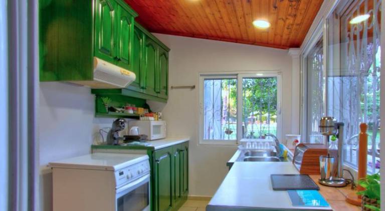 Fully equipped ample villa with yard, patio & private pool | Good for workation | Pet-friendly — photo 5