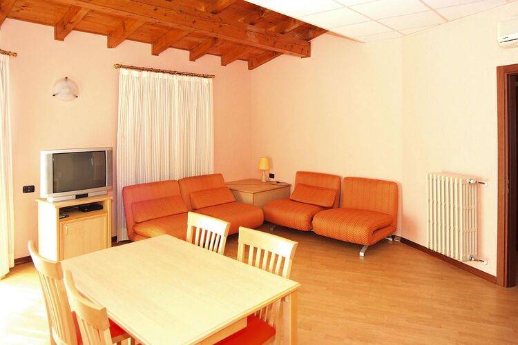 Holiday apartment with terrace — photo 4