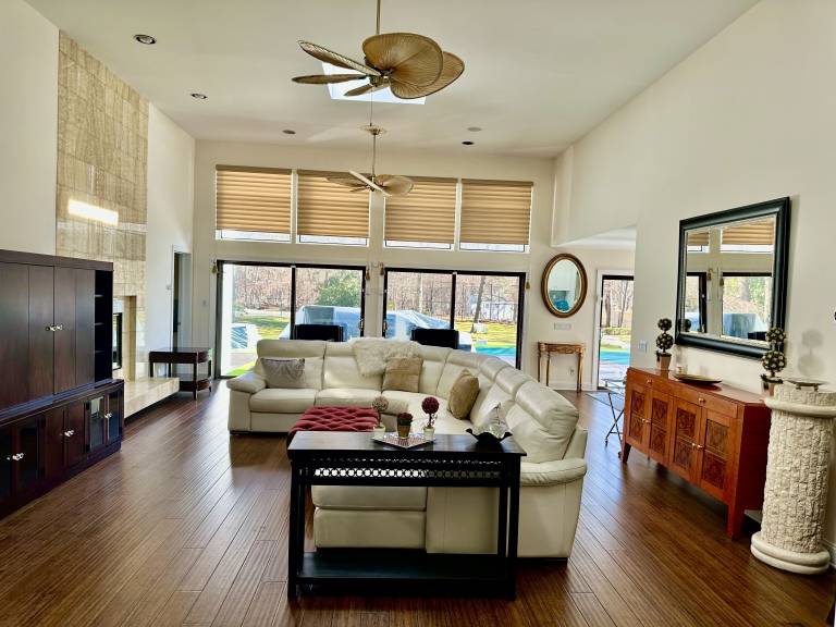 Quogue, NY Vacation Rentals from 213 HomeToGo