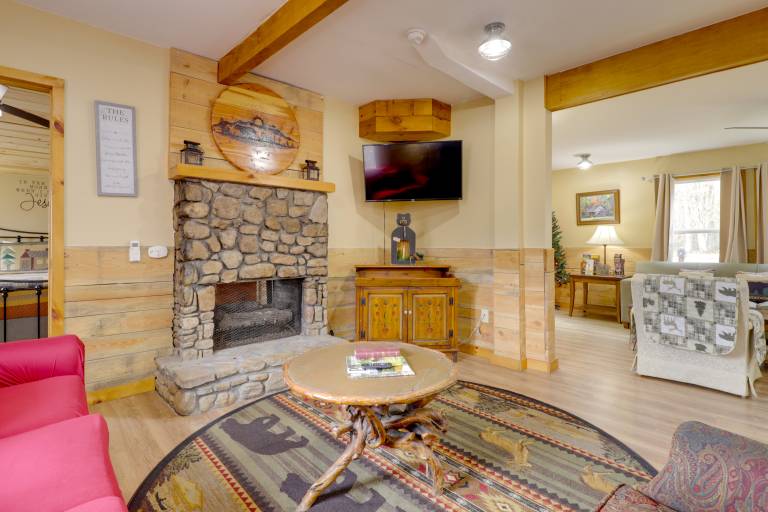 Relax Fireside: Cozy Retreat < 10 Mi to Dollywood — photo 2