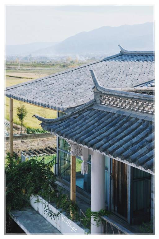 House with yard, terrace & grill | Water view in Dali