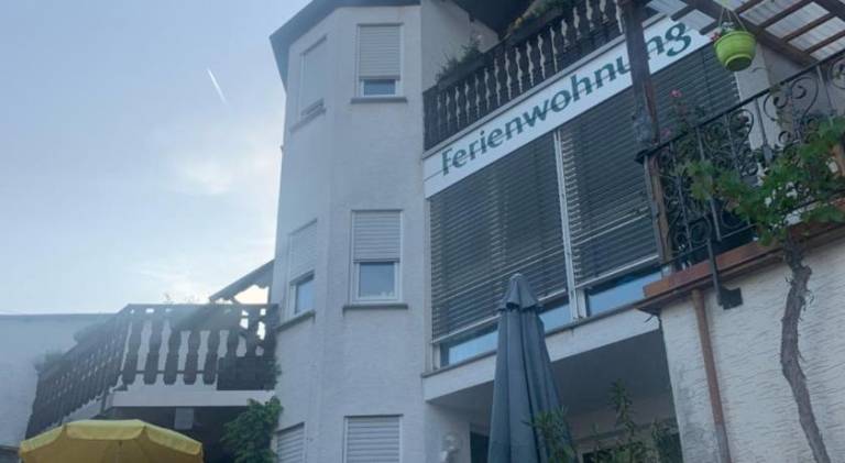 Apartment with patio, yard & grill | Pet-friendly — photo 3