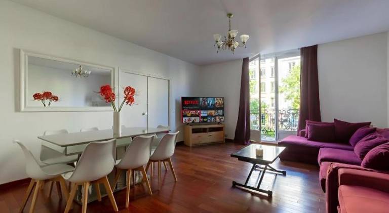 Elegant 1BR - Sleeps 7 - Arc de Triomphe in Courbevoie