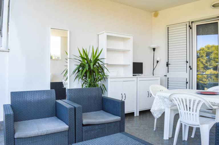 Fully equipped lovely apartment with pool, yard & patio | Sea view | Next to the beach | Dogs allowed — photo 4