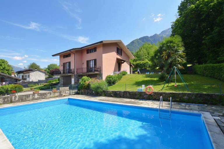 Ferienhaus mit Hund in Colico Piano, Comer See, Italien