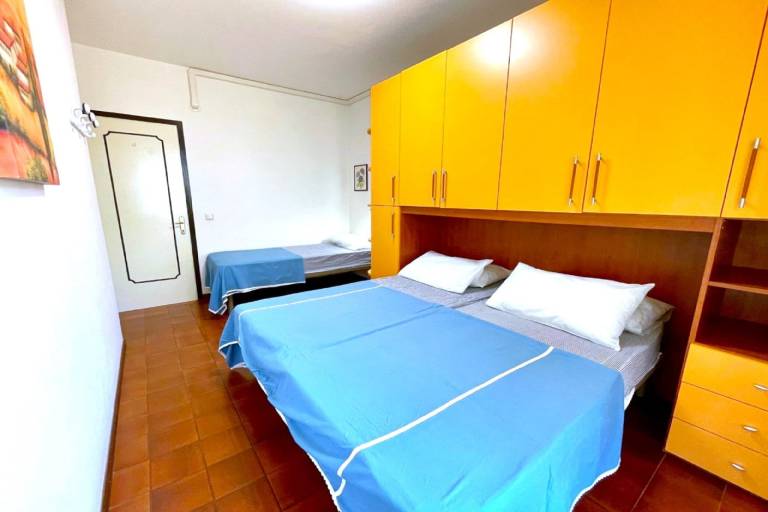 Lovely holiday apartment with pool, yard & terrace | Beach nearby | Pets allowed — photo 3