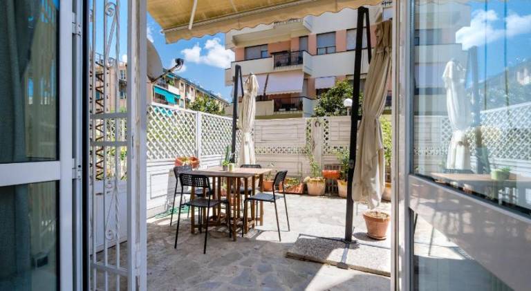 Holiday apartment with garden in San Vincenzo