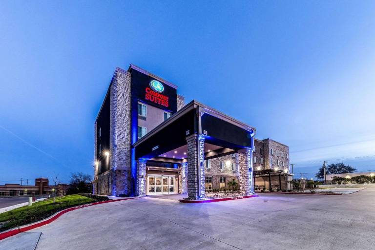 Comfort Suites Grand Prairie - Arlington North — photo 2